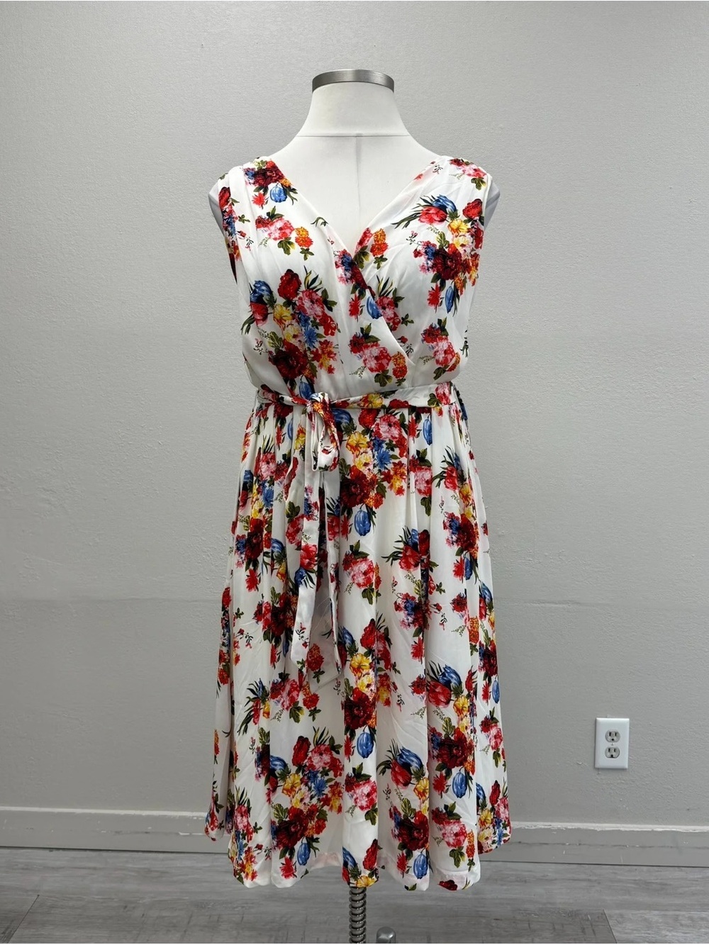 Lindy Bop Multicolor Floral V-Neck Midi Dress - New! - Size 20
